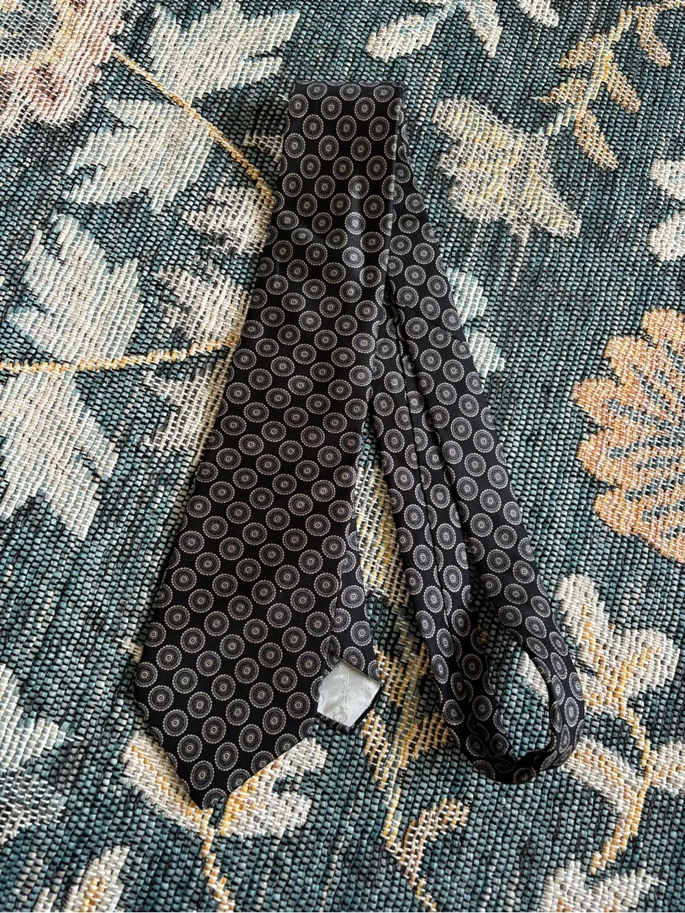Oscar de la Renta Couture Grey and Navy Medallion Silk Tie